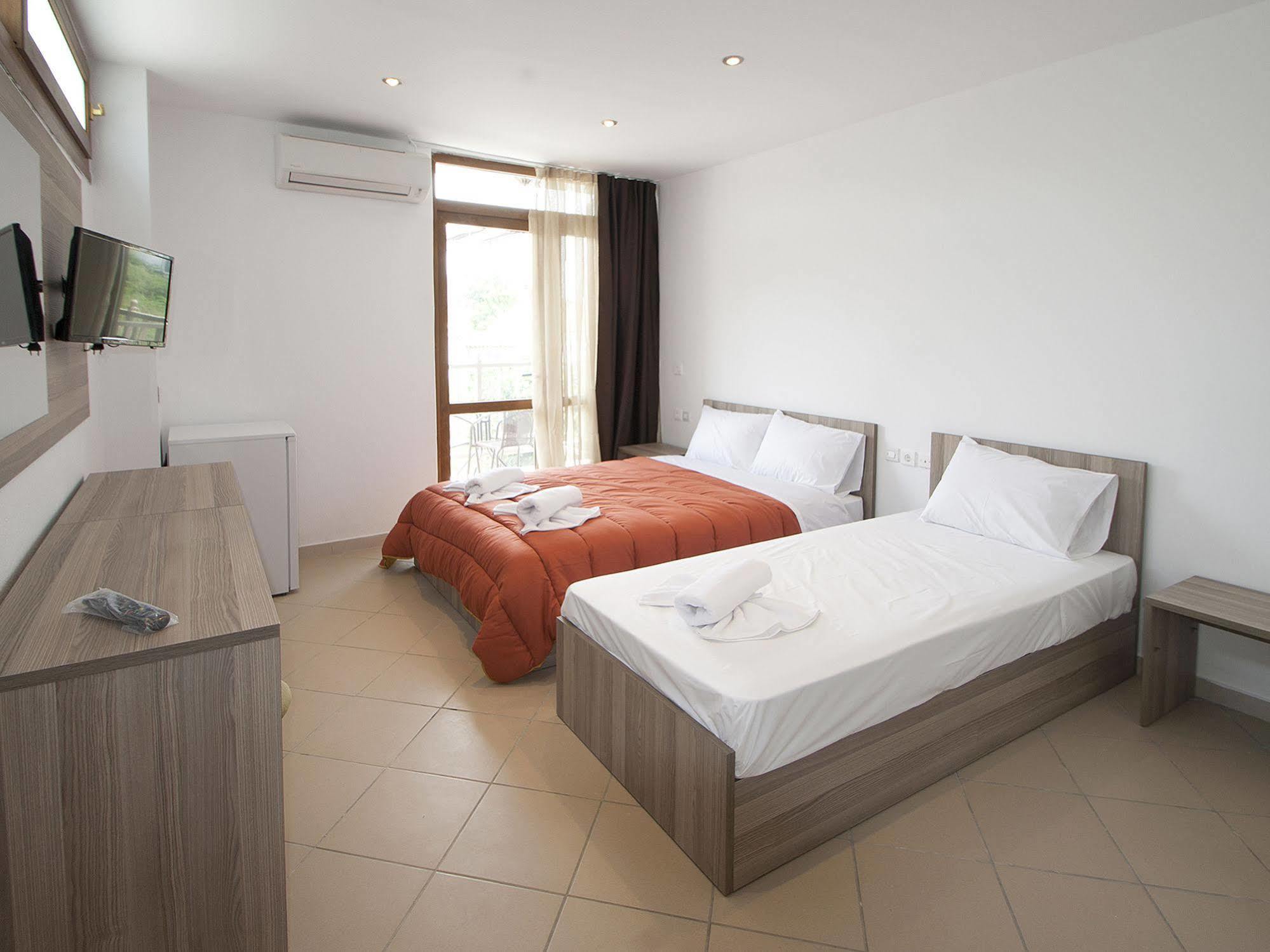 Pineapple Skiathos Екстер'єр фото