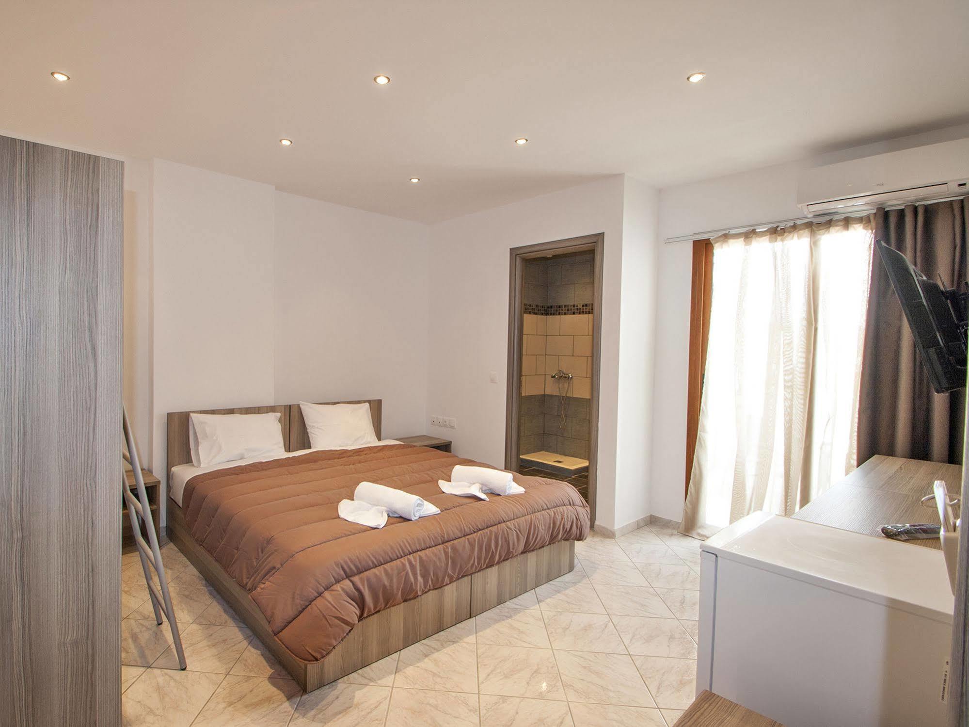 Pineapple Skiathos Екстер'єр фото